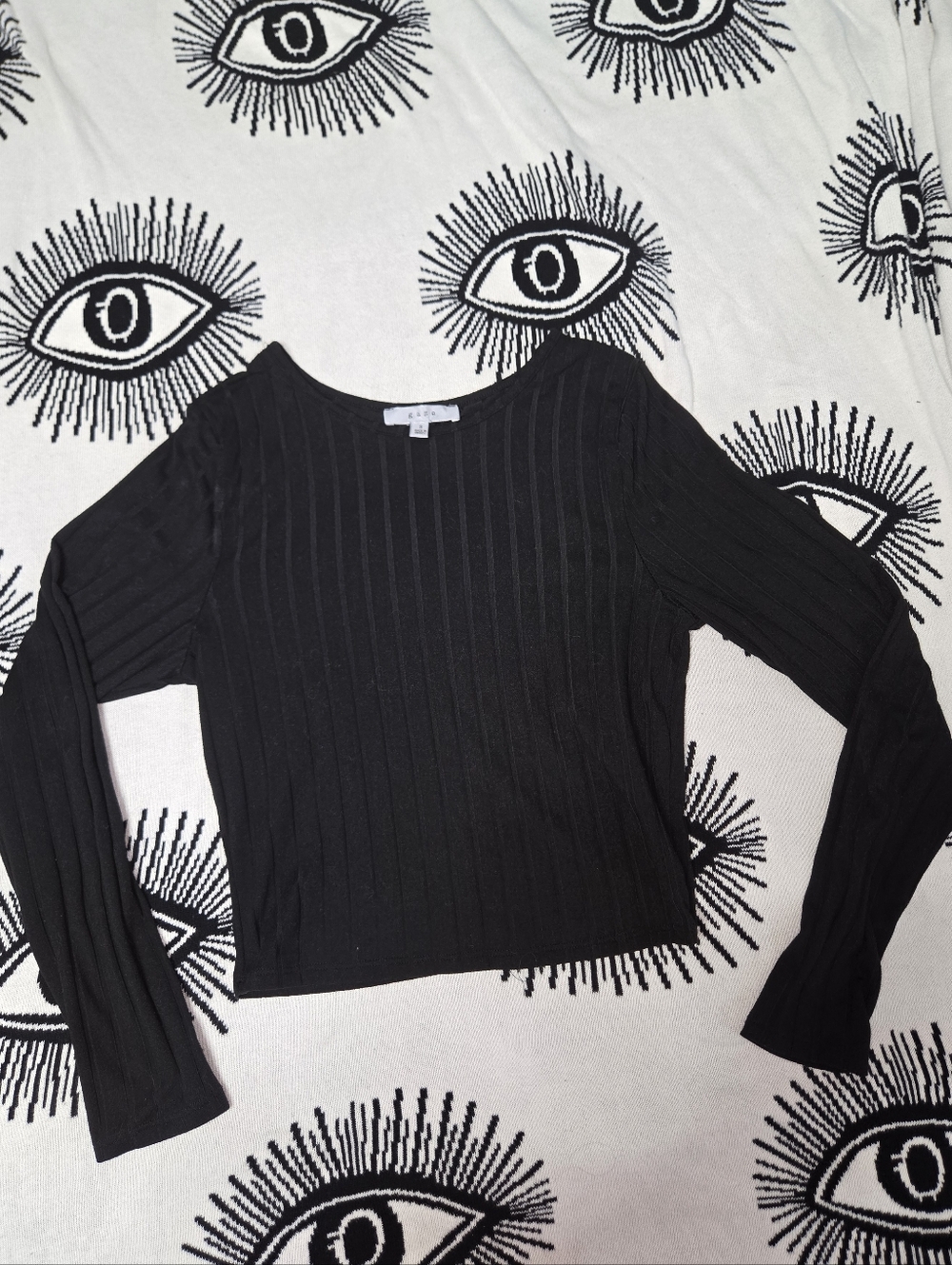 gaze Black Ribbed Long Sleeve Tee